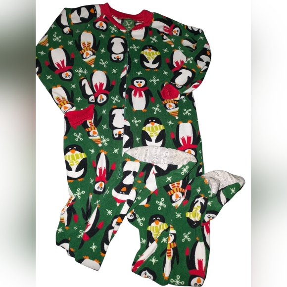 Carter's Other - 💥5/20$ Carter's Green and Red Penguin Pajama Set